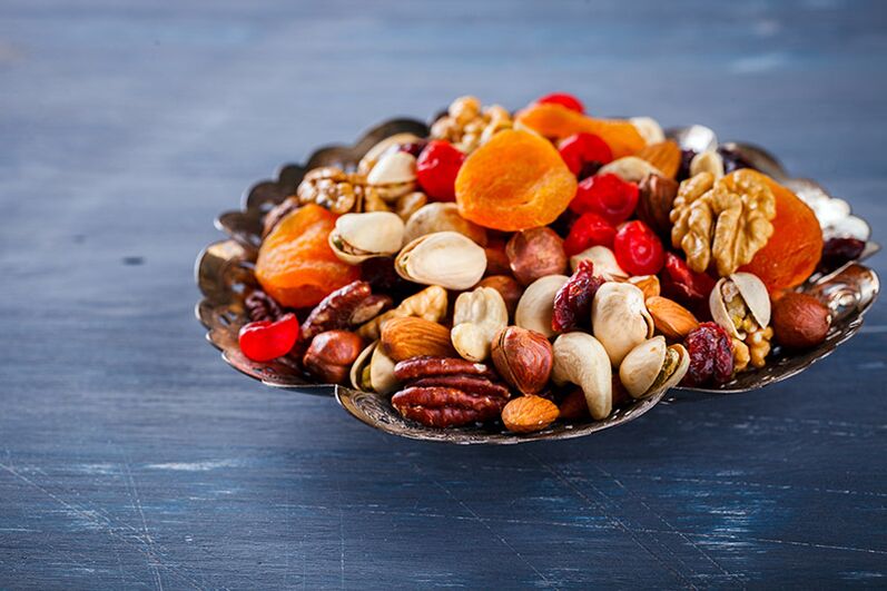 Useful dried fruits for making lean sweet sausage