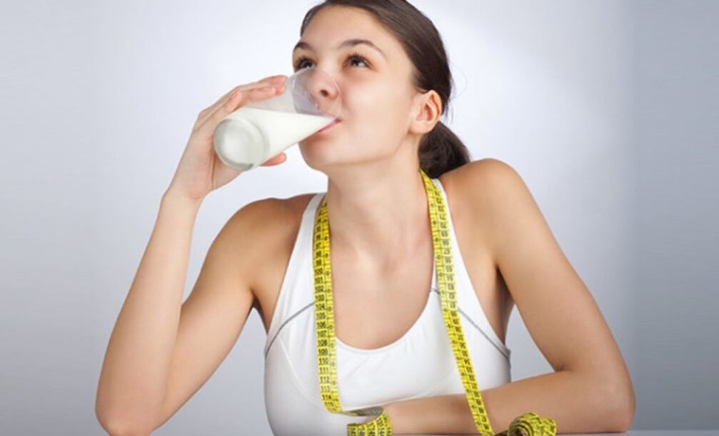 girl drinks kefir for weight loss