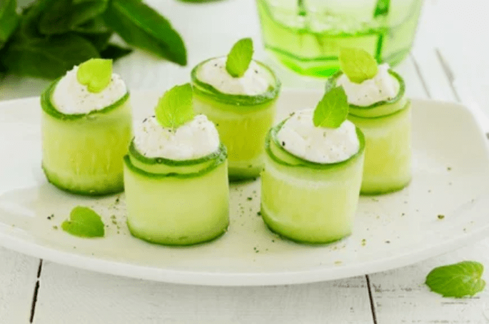 Cucumber rolls in the attacking phase